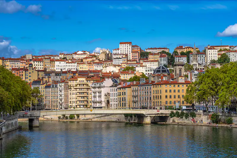 1. Auvergne-Rhône-Alpes